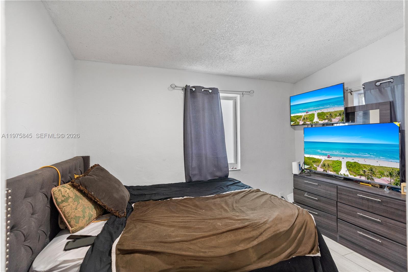 LAKE FOREST SEC ONE - Residential