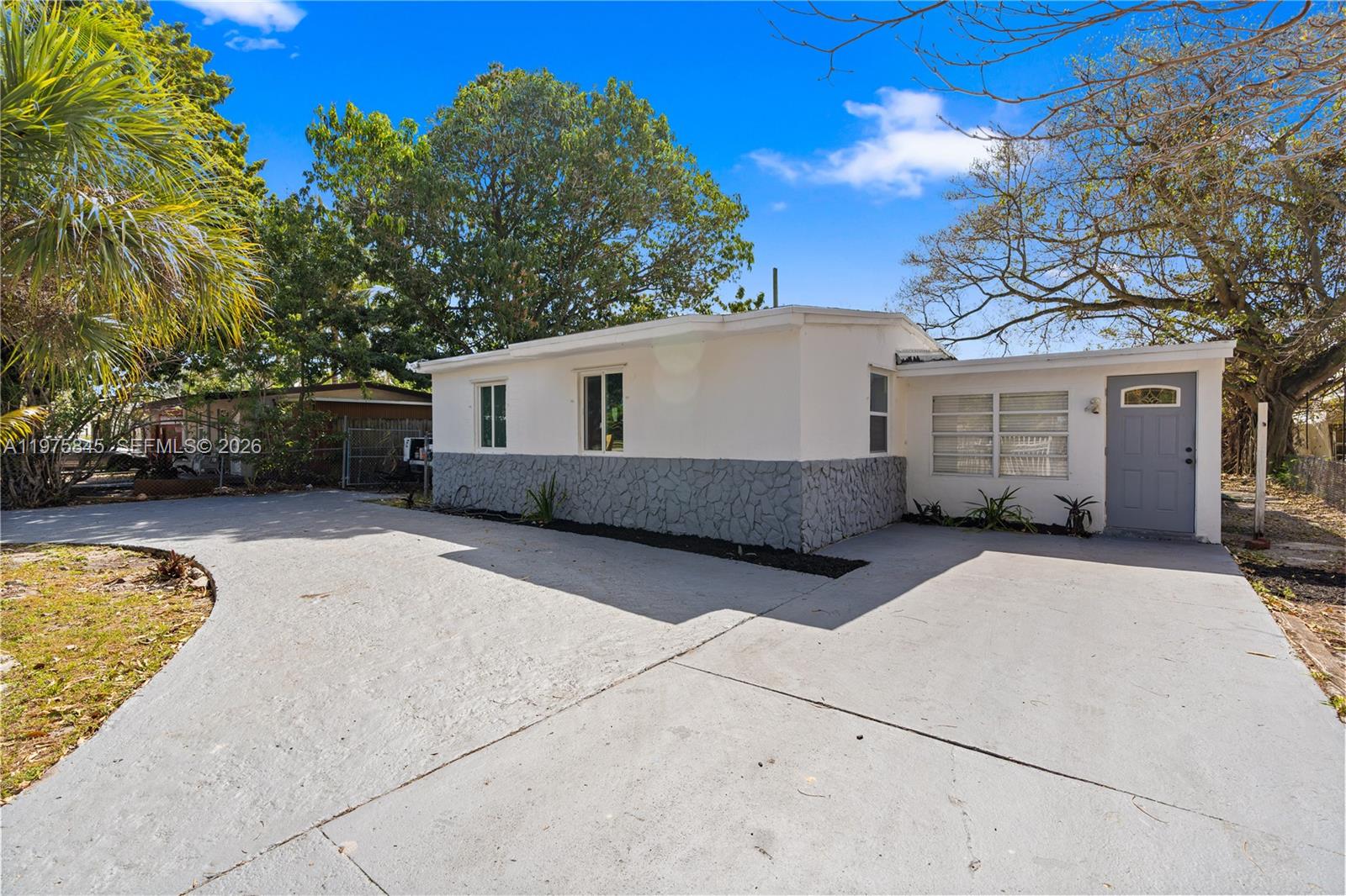 LAKE FOREST SEC ONE - Residential