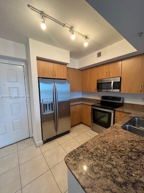 RADIUS CONDO - Residential