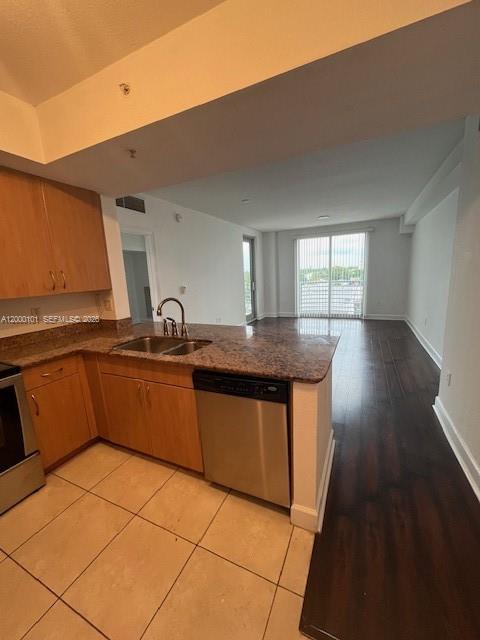 RADIUS CONDO - Residential