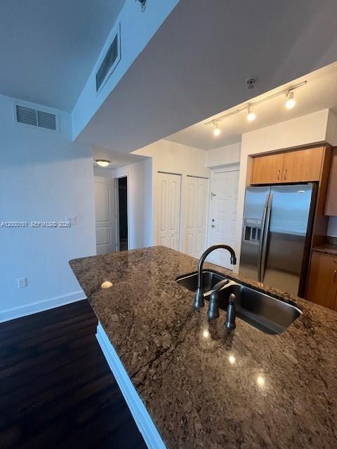 RADIUS CONDO - Residential