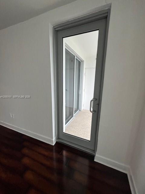 RADIUS CONDO - Residential