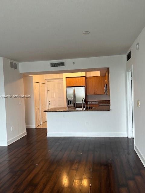 RADIUS CONDO - Residential