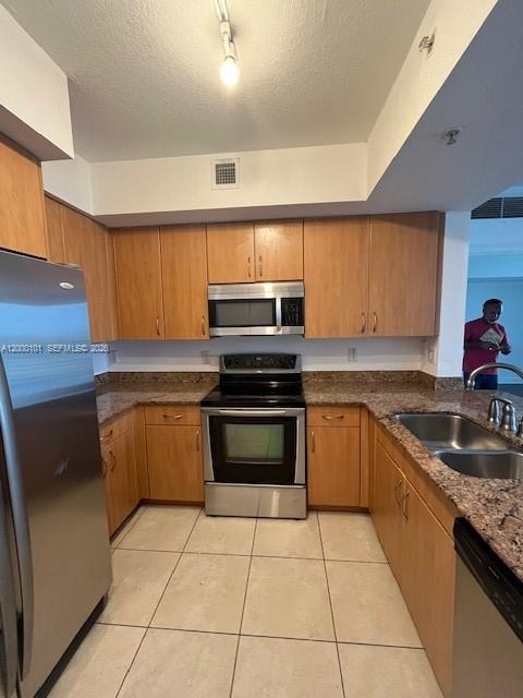 RADIUS CONDO - Residential