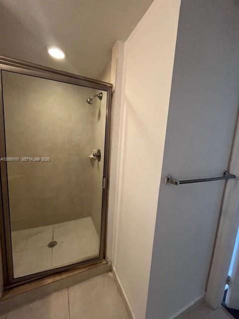 RADIUS CONDO - Residential