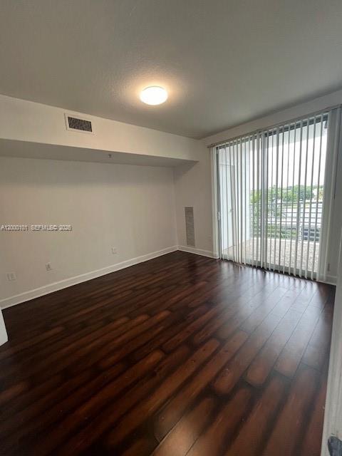 RADIUS CONDO - Residential