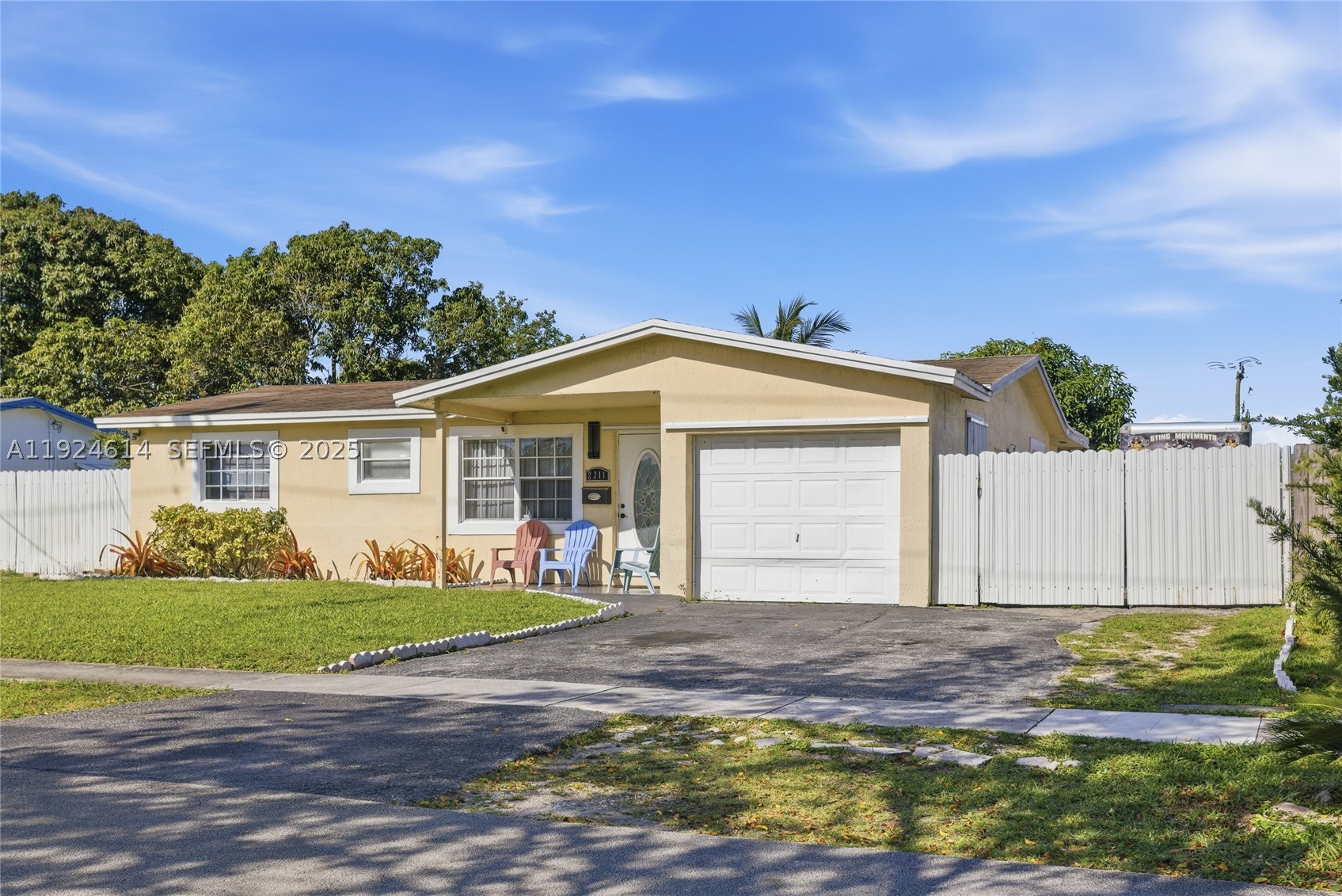 Beautiful single-family house, close to major shopping and public transportation