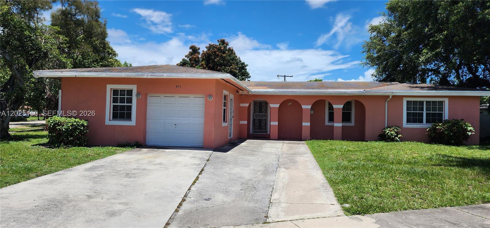 A beautiful house in a quiet neighborhood on a corner lot. Close to Shopping center and the beaches. Sellers willing to listen reasonable offers. Home offers a converted garage to a Studio.