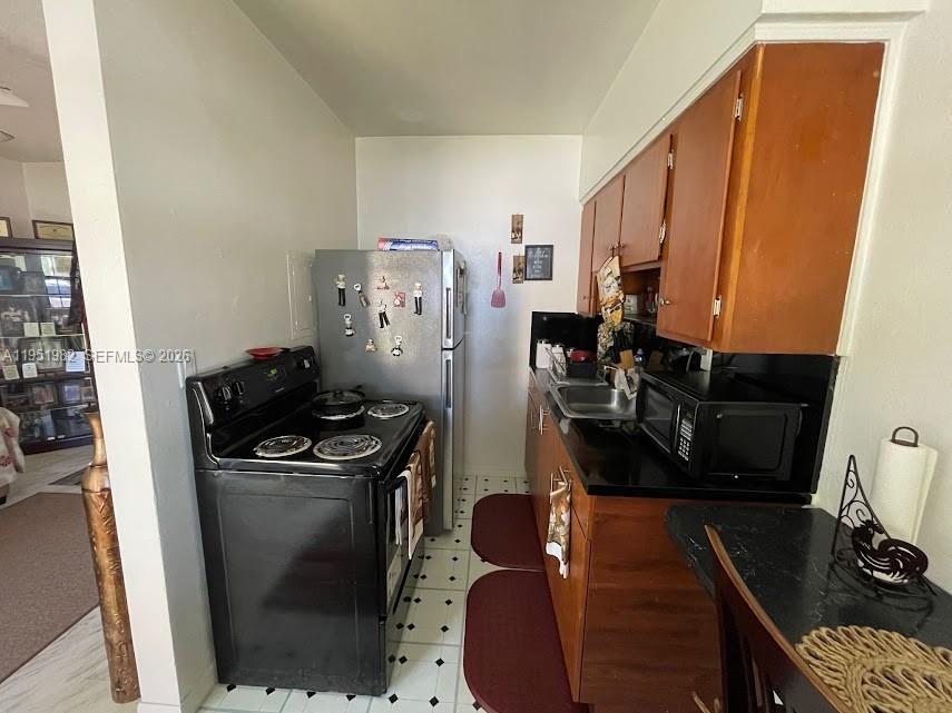 FLORAL PARK REV PLAT - Residential Income