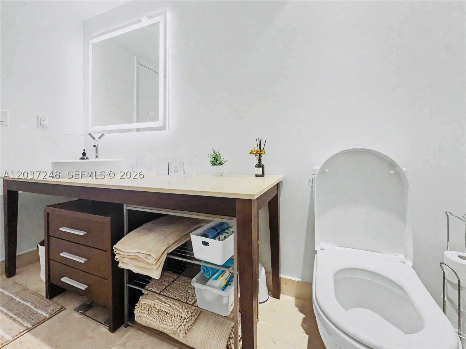 ICONBRICKELL CONDO NO 1 - Residential Lease