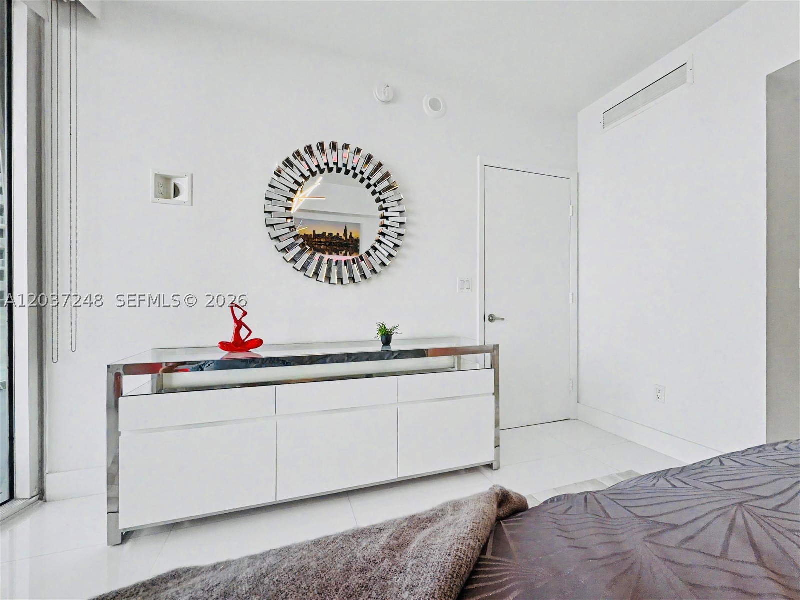 ICONBRICKELL CONDO NO 1 - Residential Lease