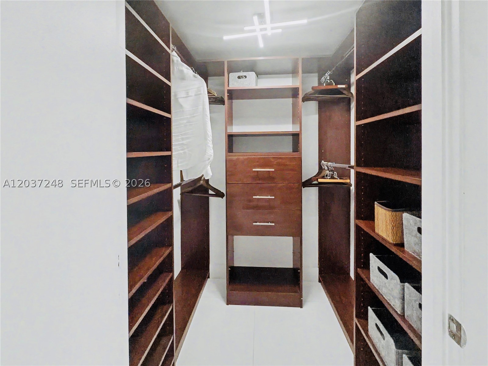 ICONBRICKELL CONDO NO 1 - Residential Lease