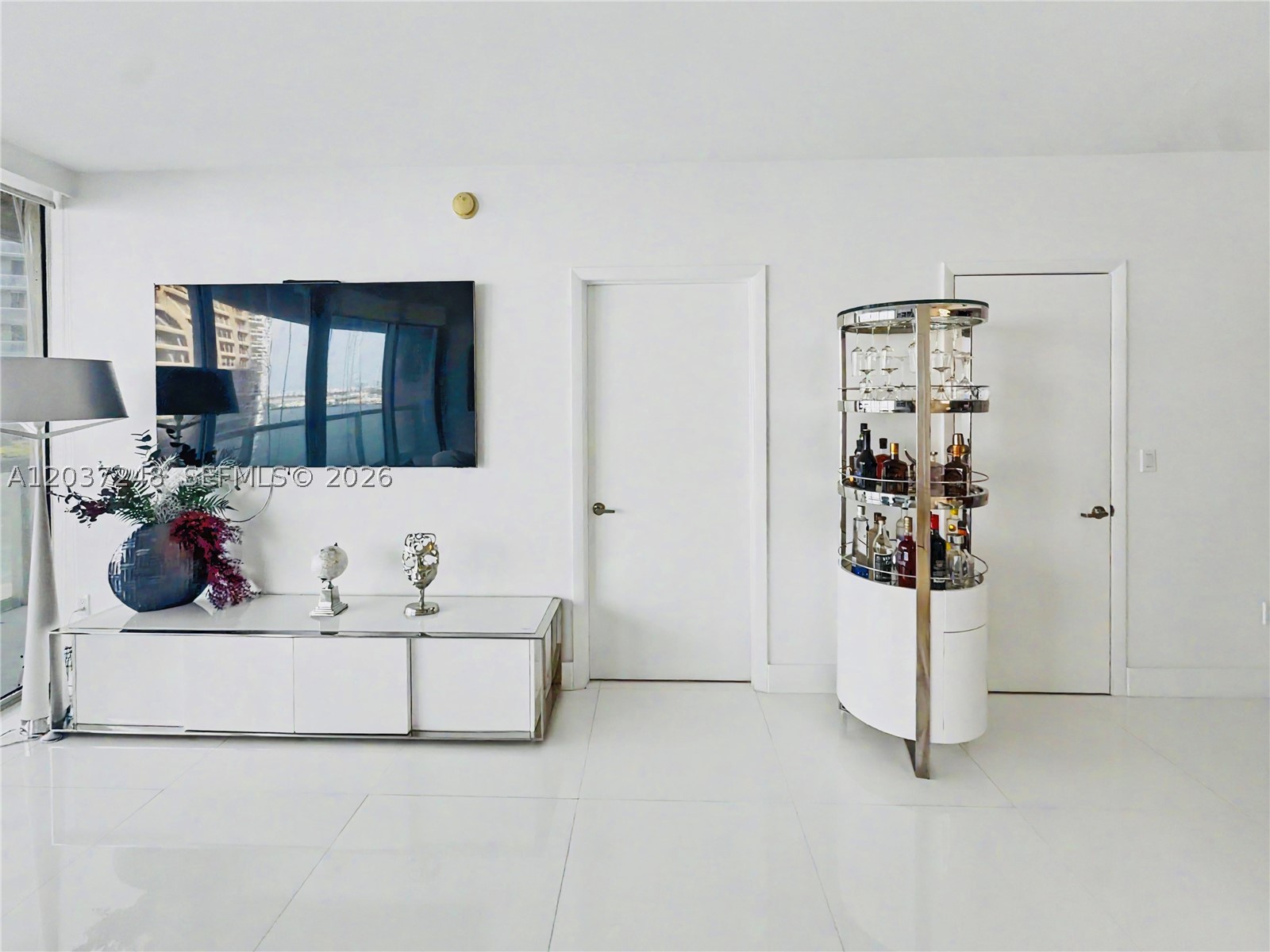 ICONBRICKELL CONDO NO 1 - Residential Lease