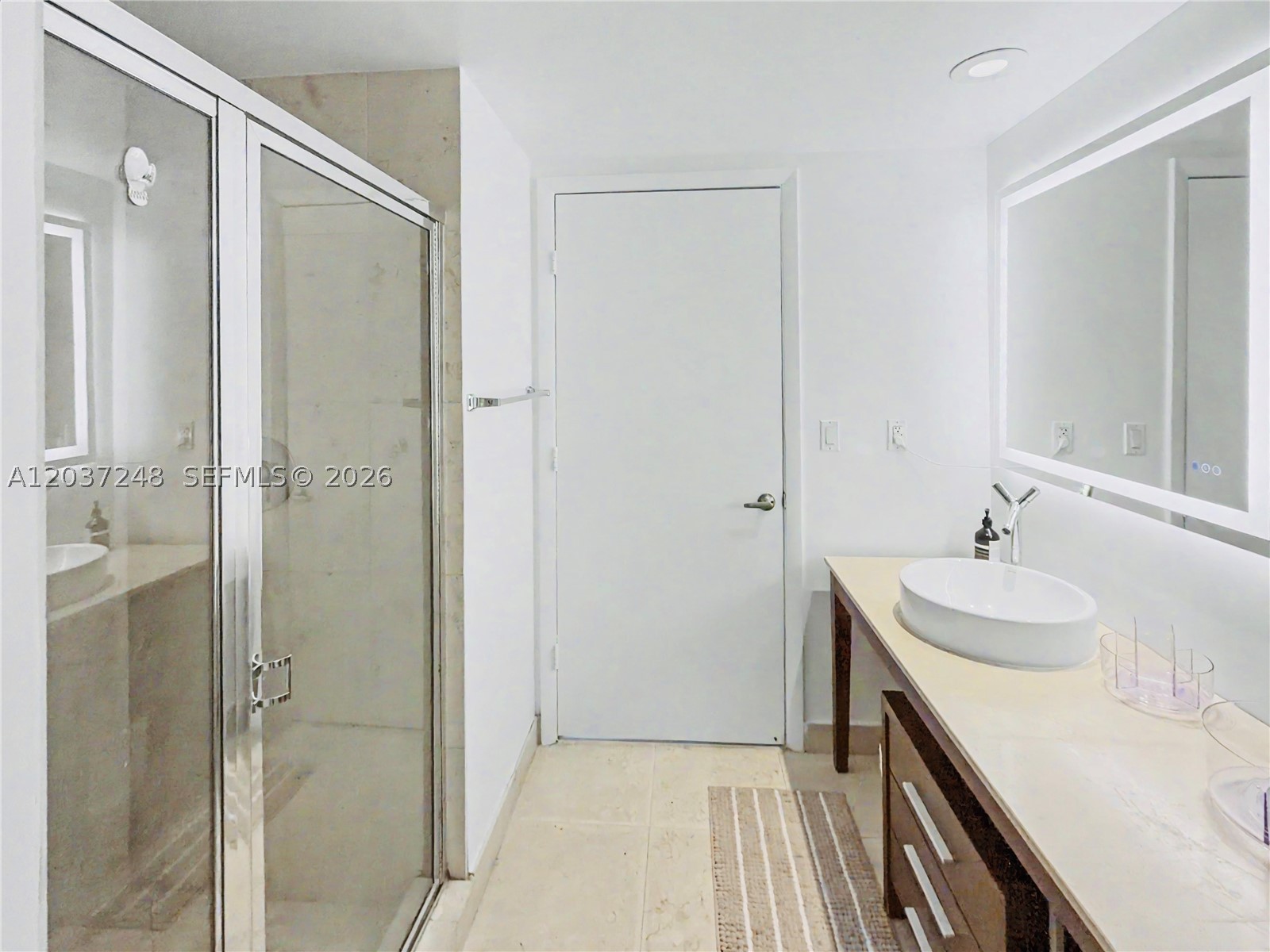 ICONBRICKELL CONDO NO 1 - Residential Lease
