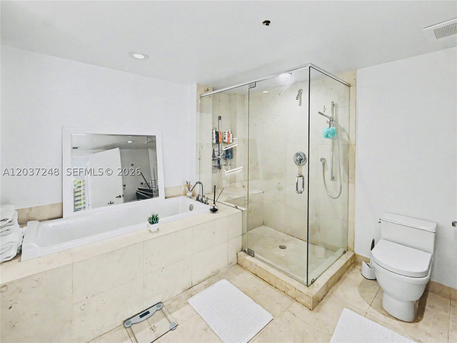 ICONBRICKELL CONDO NO 1 - Residential Lease