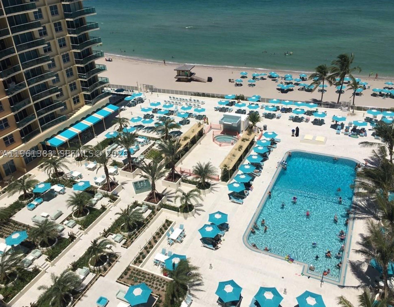 WAVE CONDO - Residential