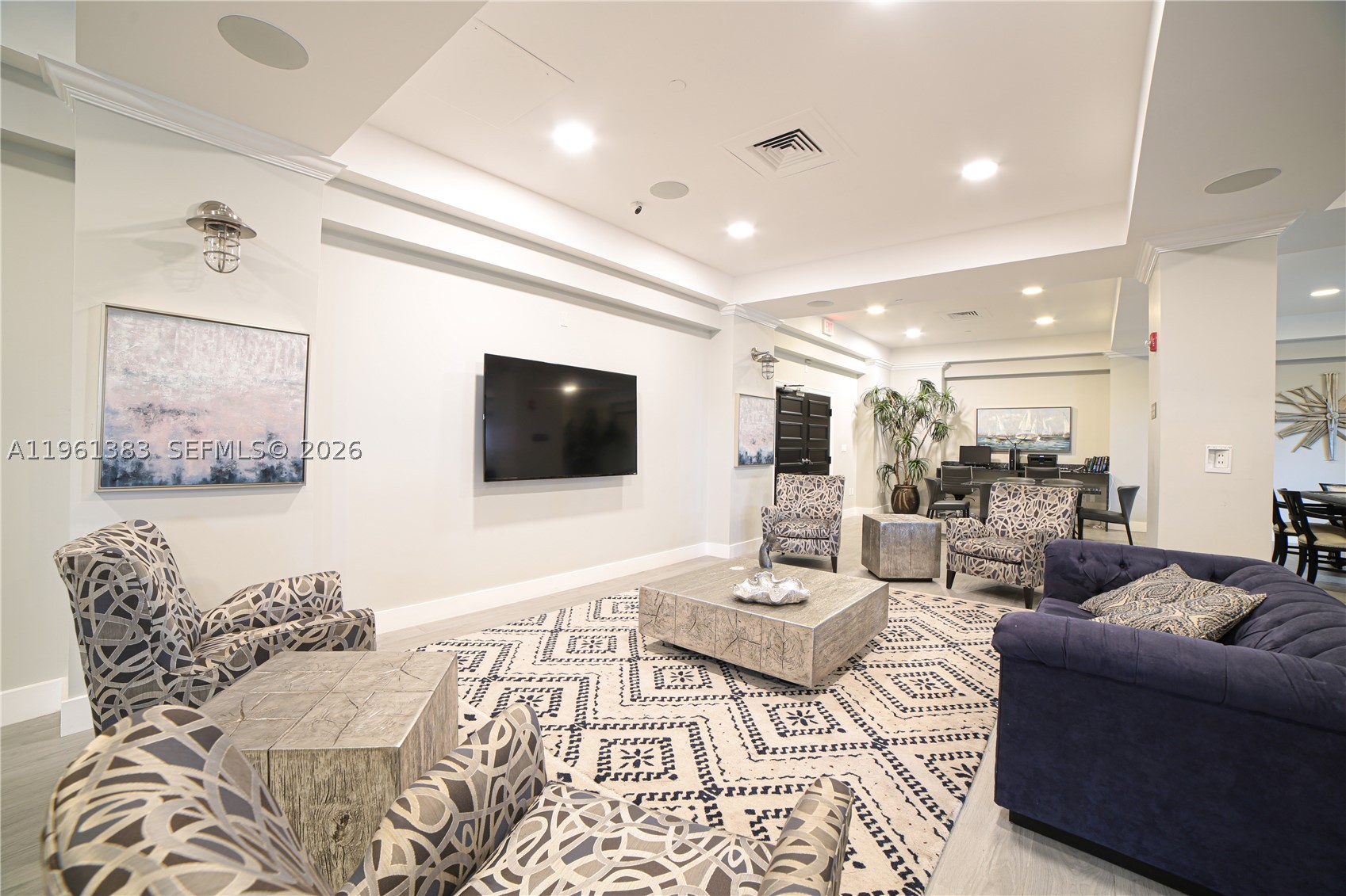 WAVE CONDO - Residential