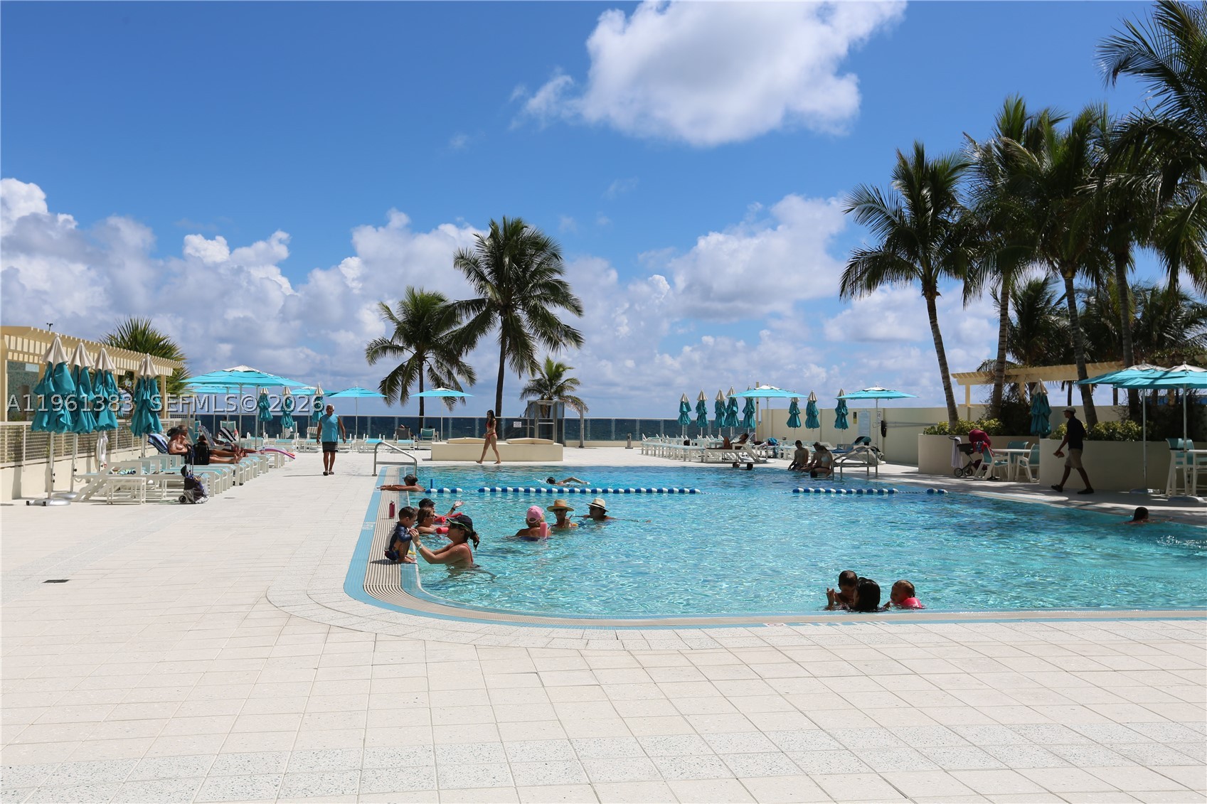WAVE CONDO - Residential