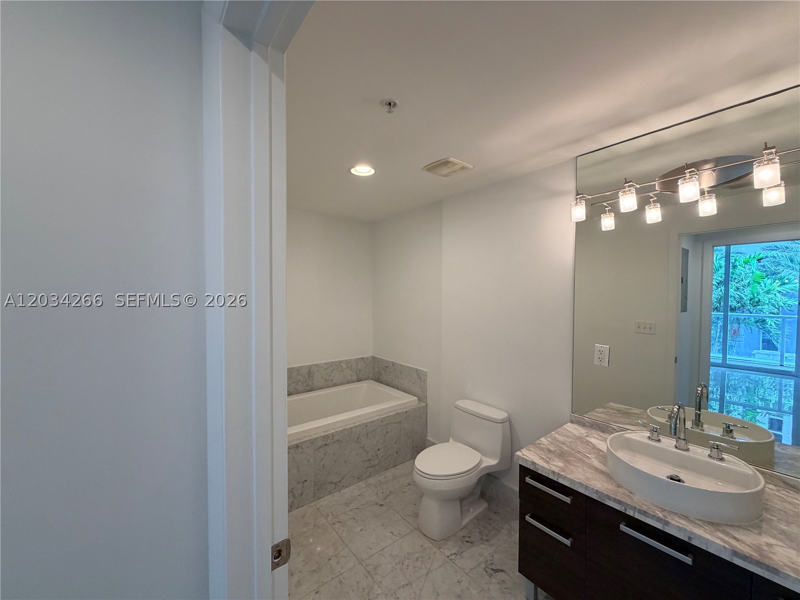 VIZCAYNE SOUTH CONDO - Residential Lease