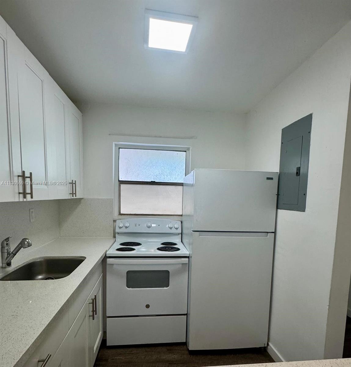DIXIE HWY PARK - Residential Lease