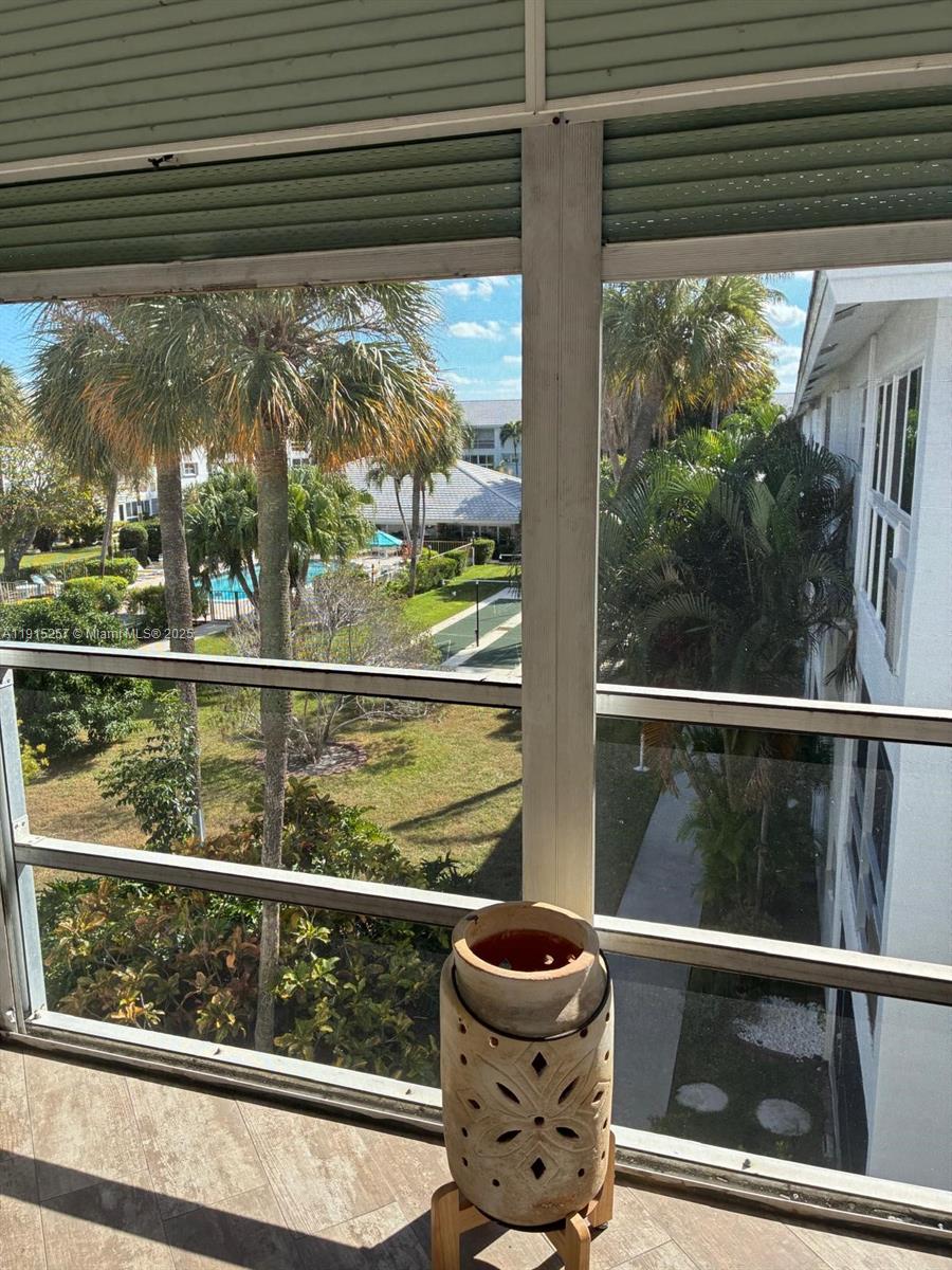 LIGHTHOUSE POINT GARDENS - Residential