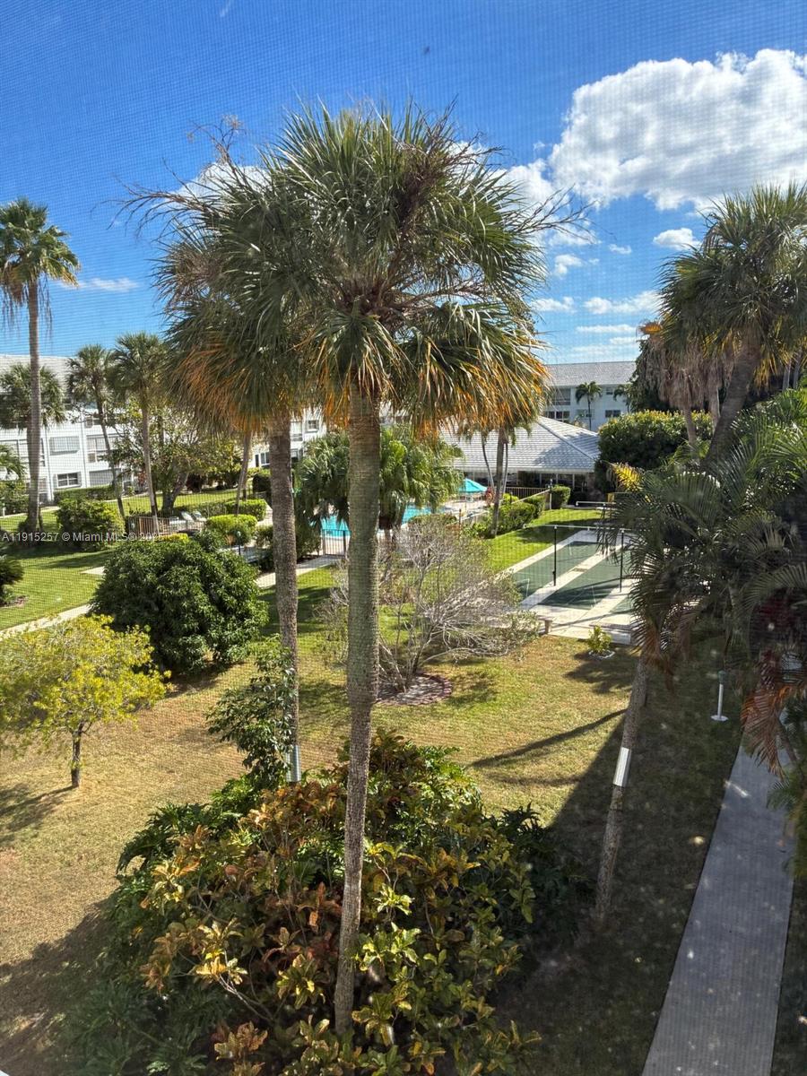 LIGHTHOUSE POINT GARDENS - Residential