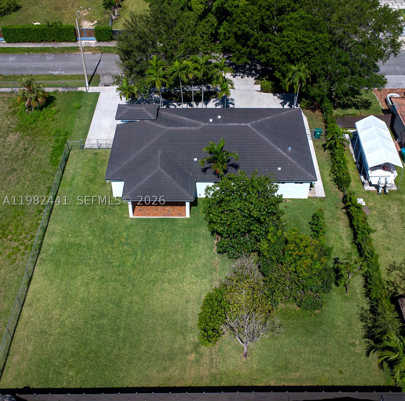 CORAL PINES - Residential