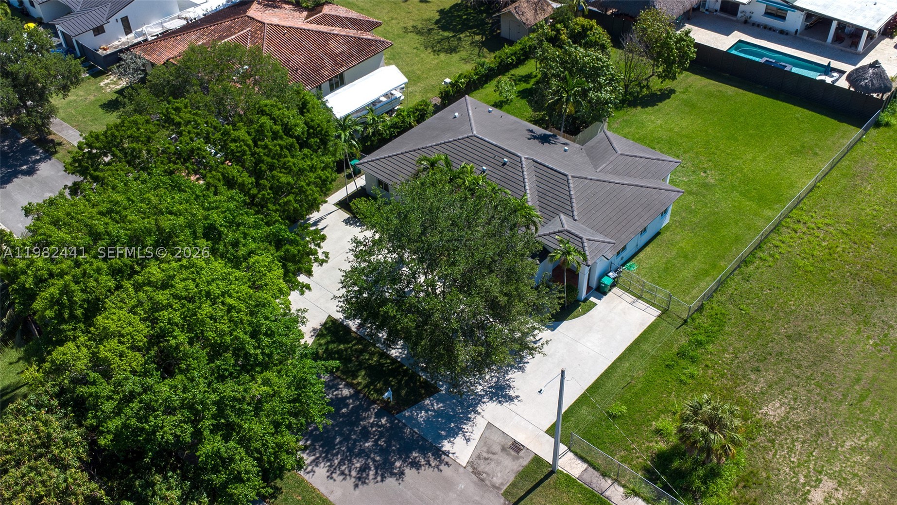 CORAL PINES - Residential