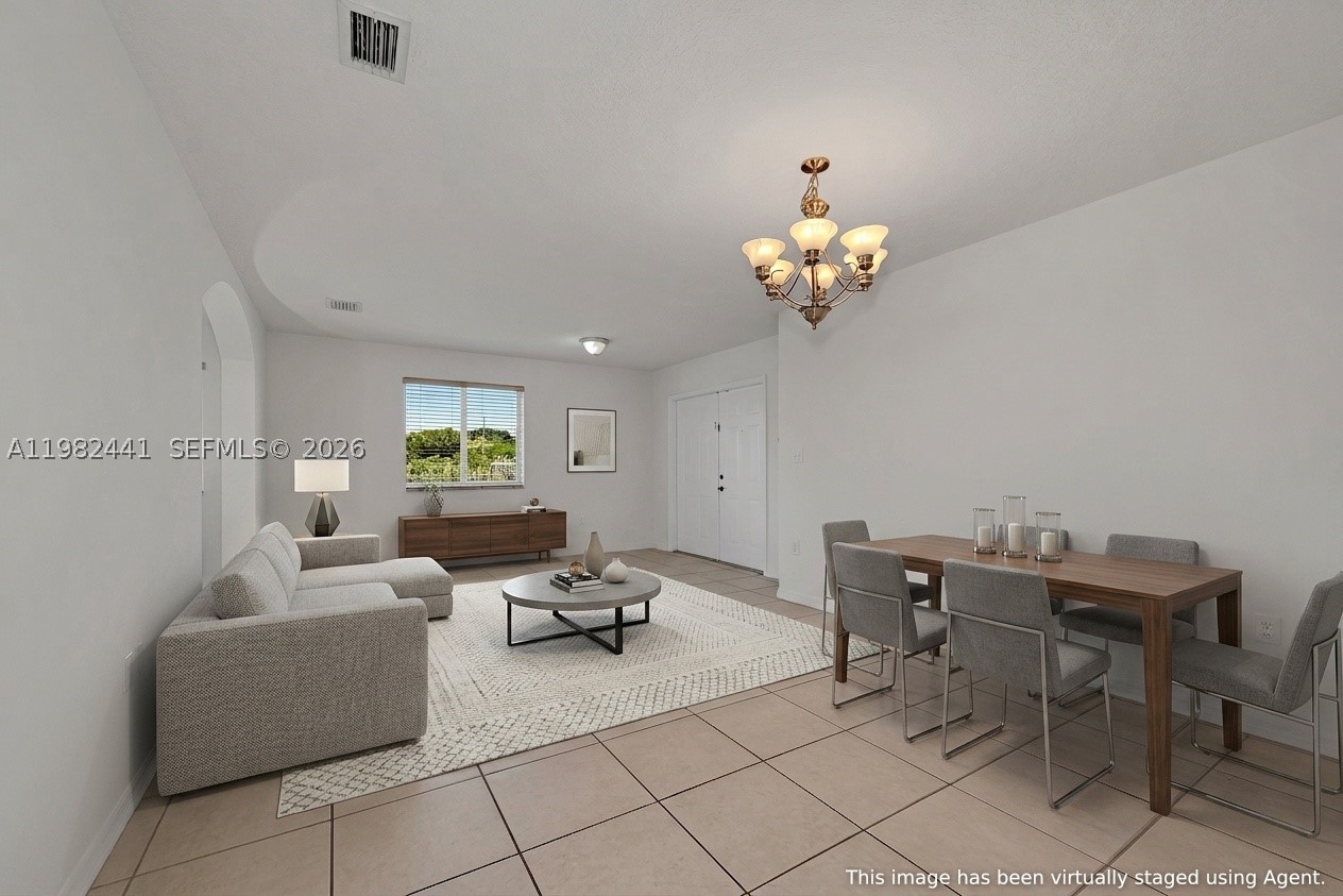 CORAL PINES - Residential