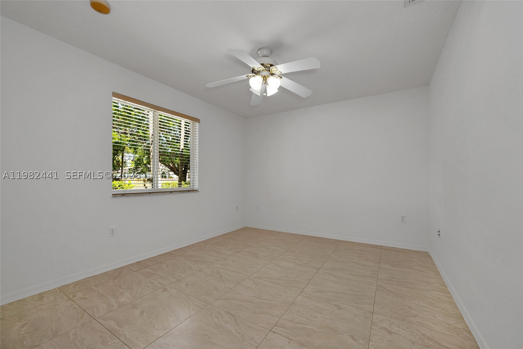 CORAL PINES - Residential