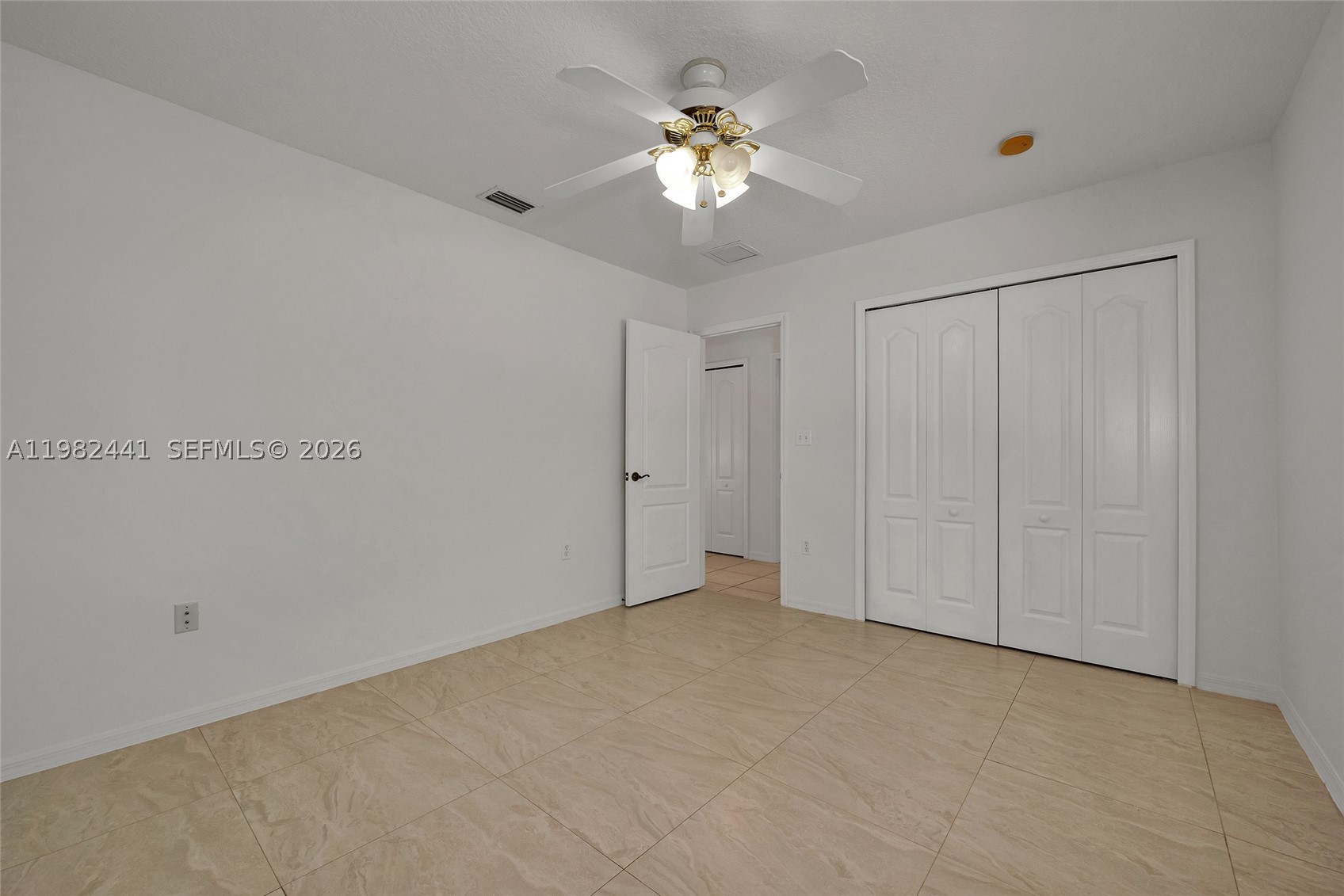 CORAL PINES - Residential
