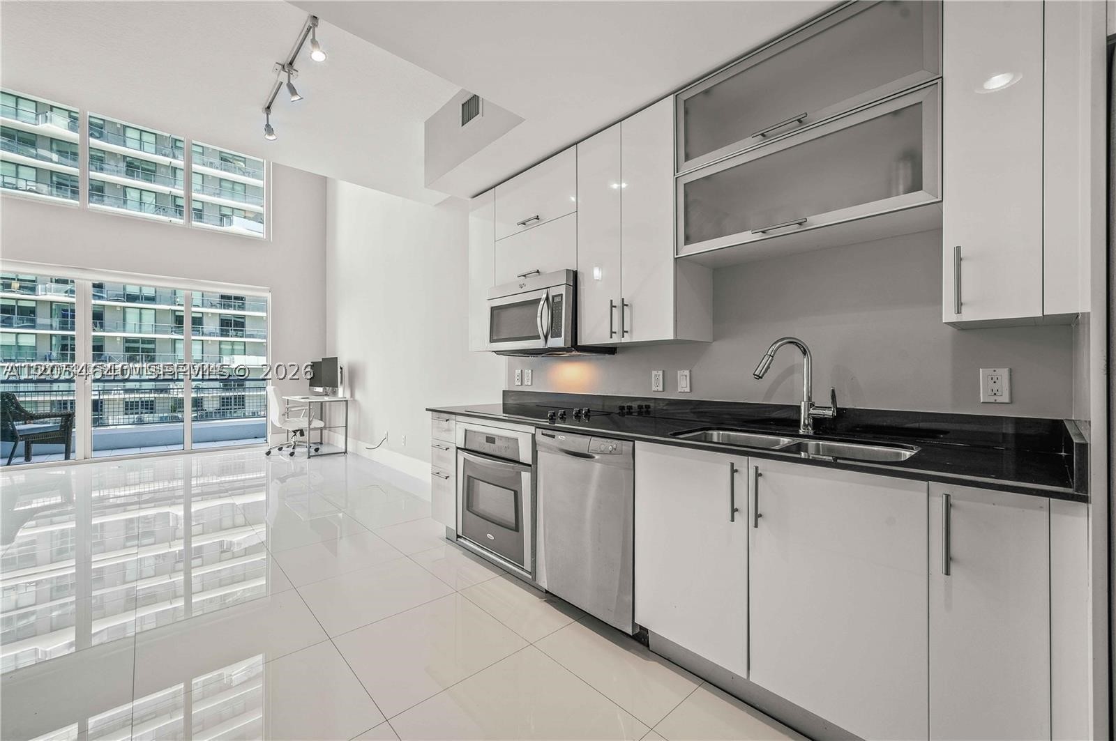 INFINITY AT BRICKELL COND - Residential