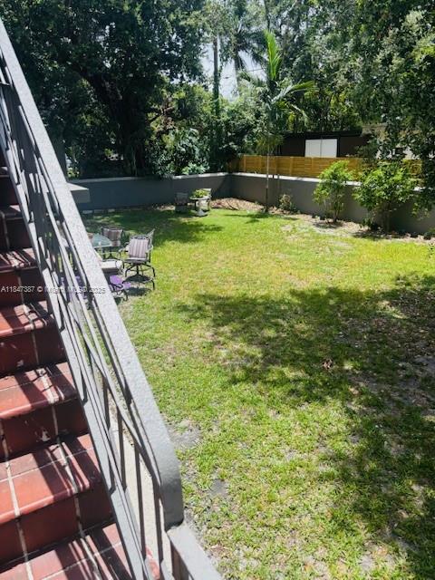 Ready to move in. Spacious 3/2 apartment recently renovated  Spacious layout with 3 bedrooms & 2 full baths.   Remodeled kitchen with new stainless steel appliances, bathrooms,  new stacked washer and dryer. assigned parking spaces, Fenced backyard on a corner lot .Great location, walking distance from the Design District, restaurants and shops. Easy access to major roads and highways.

Must submit the following: Valid ID, 3 recent consecutive bank statements, 3 consecutive paystubs and rental application. Must pass  credit check and background check
