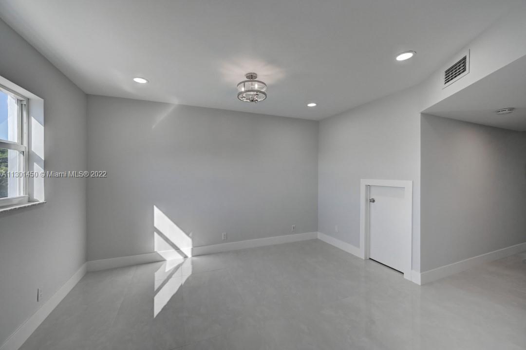 505 DEERFIELD CONDO - Residential Lease