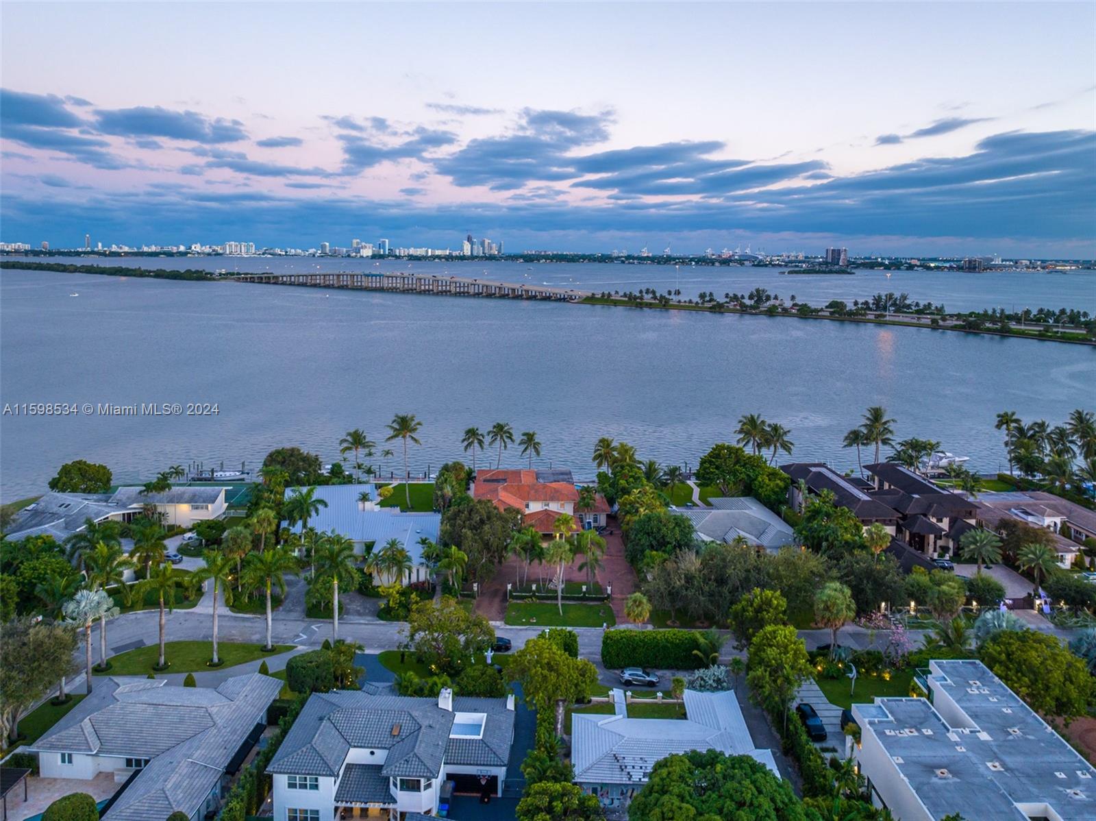 BAY POINT - Land
