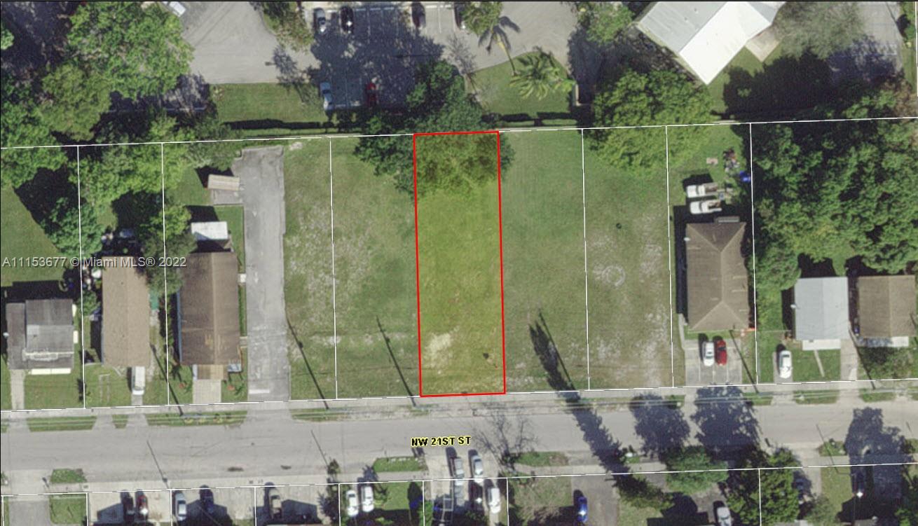 Premium lot located in the heart of Fort Lauderdale. Perfect land space for Residential build. Location is close to major HWY I-95 with easy access to head either Northbound or Southbound.