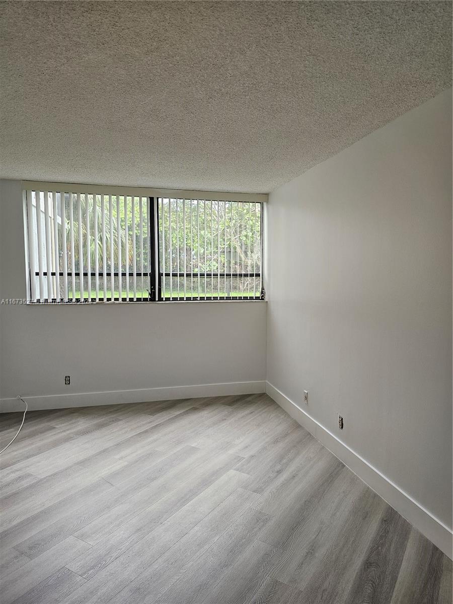 PRESIDENTIAL GOLFVIEW CON - Residential Lease