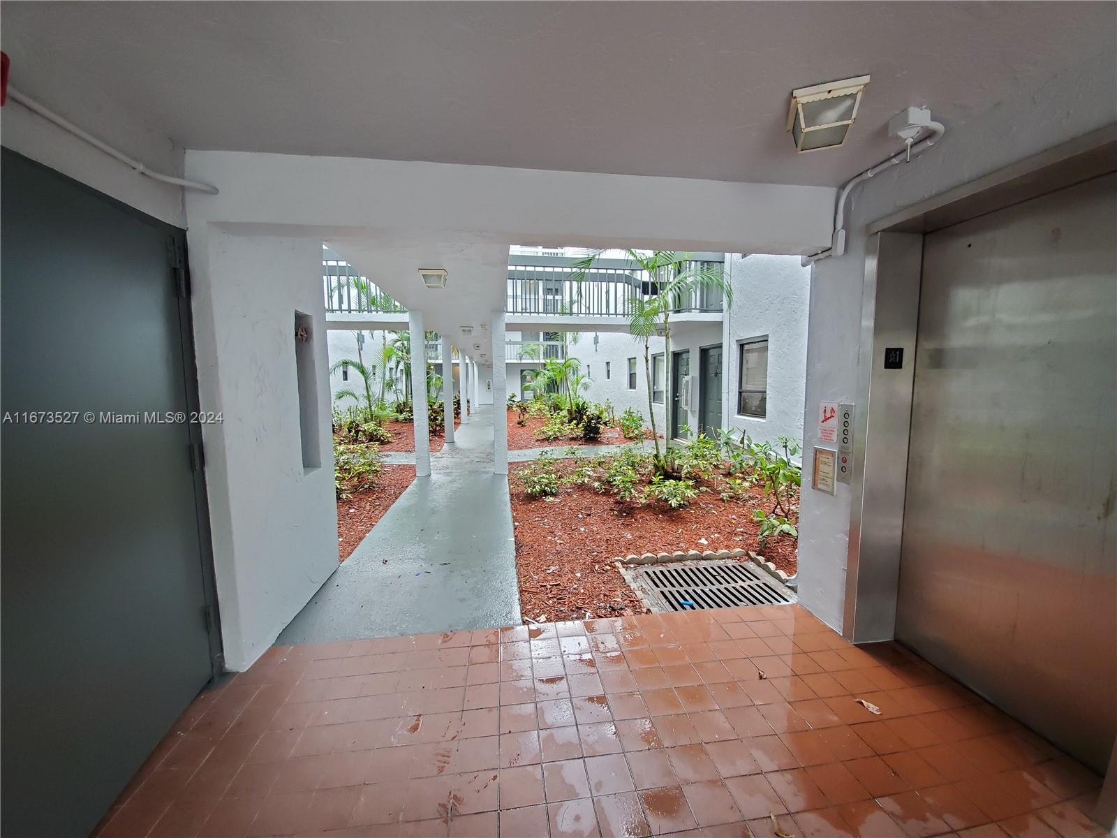 PRESIDENTIAL GOLFVIEW CON - Residential Lease