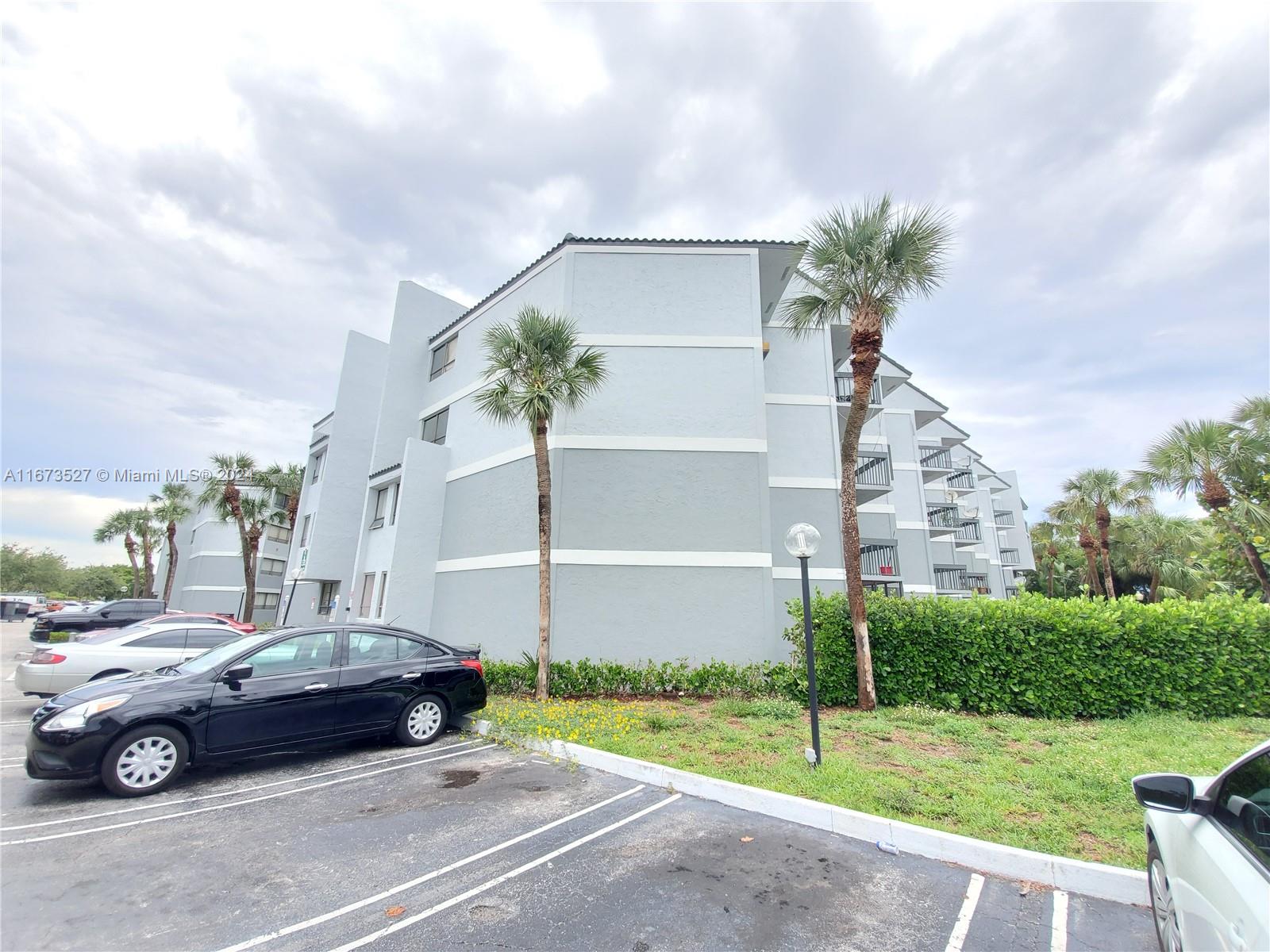 PRESIDENTIAL GOLFVIEW CON - Residential Lease