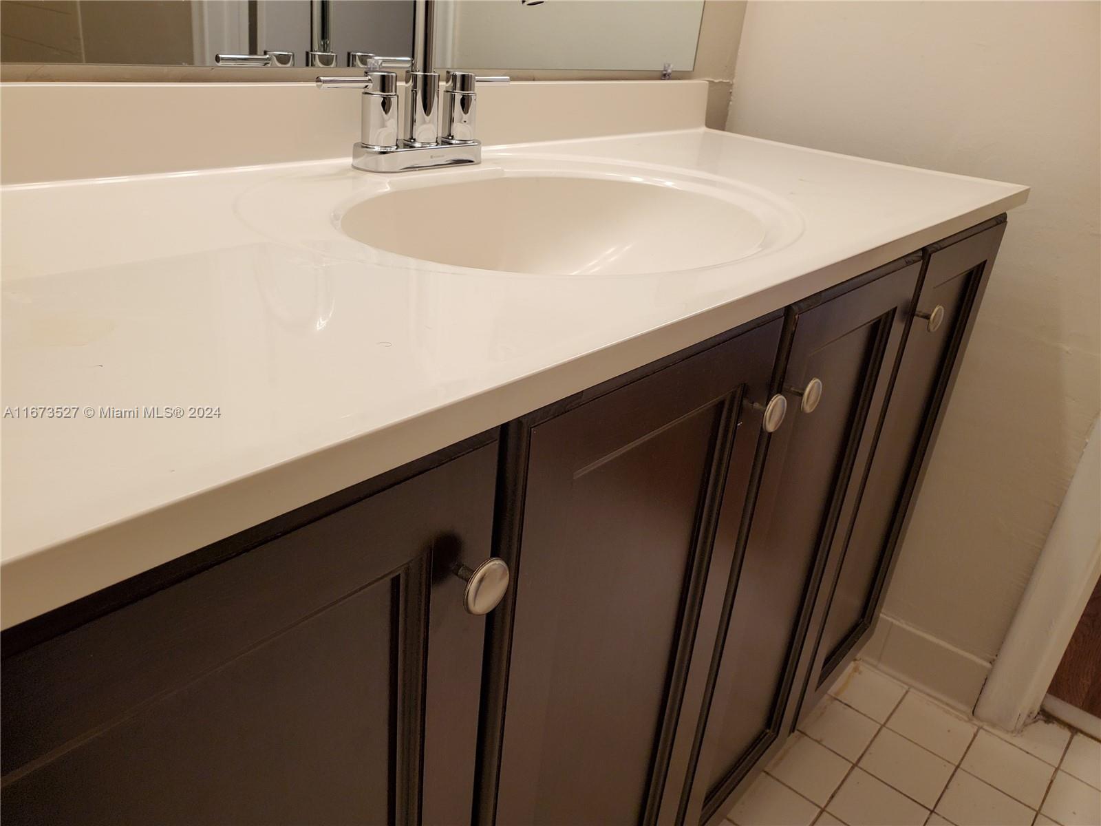 PRESIDENTIAL GOLFVIEW CON - Residential Lease