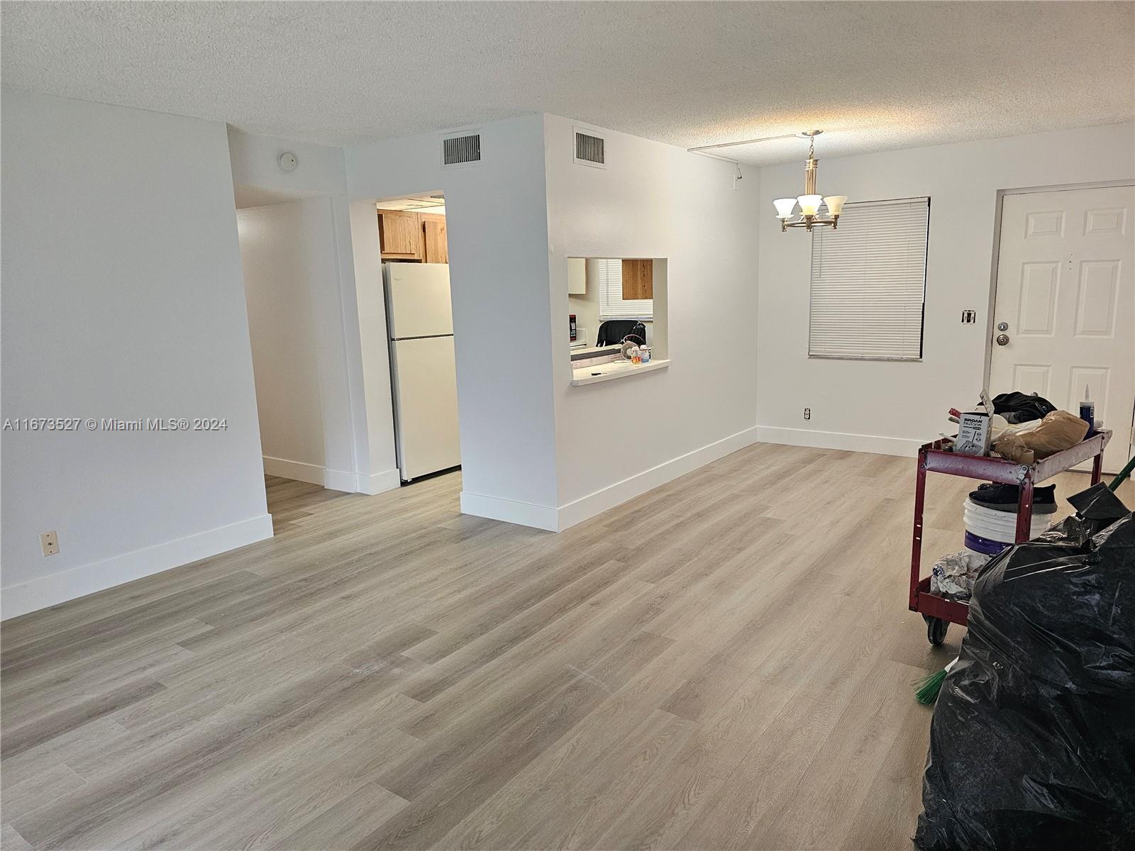 PRESIDENTIAL GOLFVIEW CON - Residential Lease