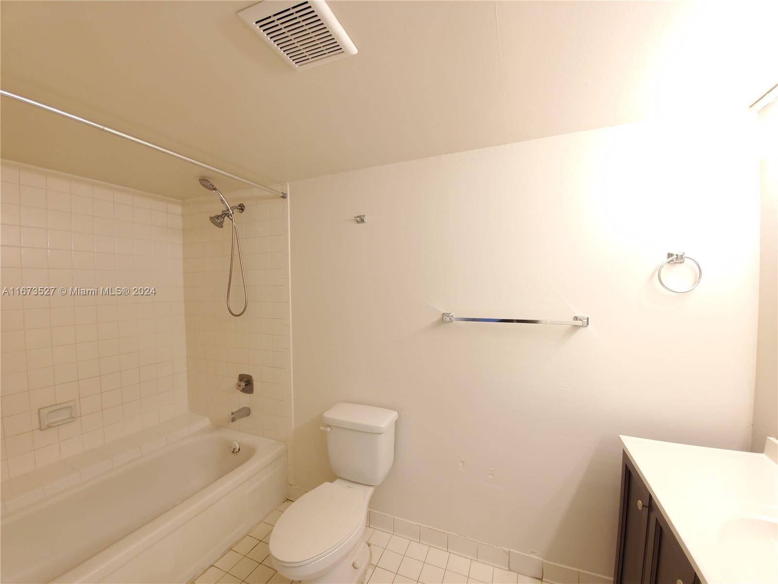 PRESIDENTIAL GOLFVIEW CON - Residential Lease