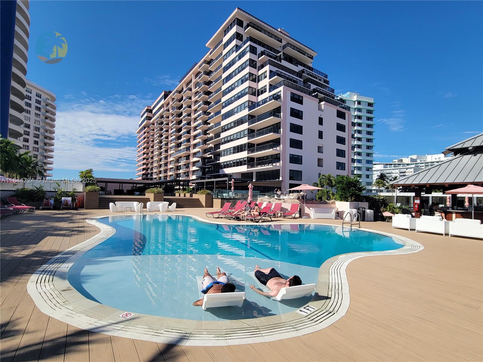 THE ALEXANDER CONDO - Residential