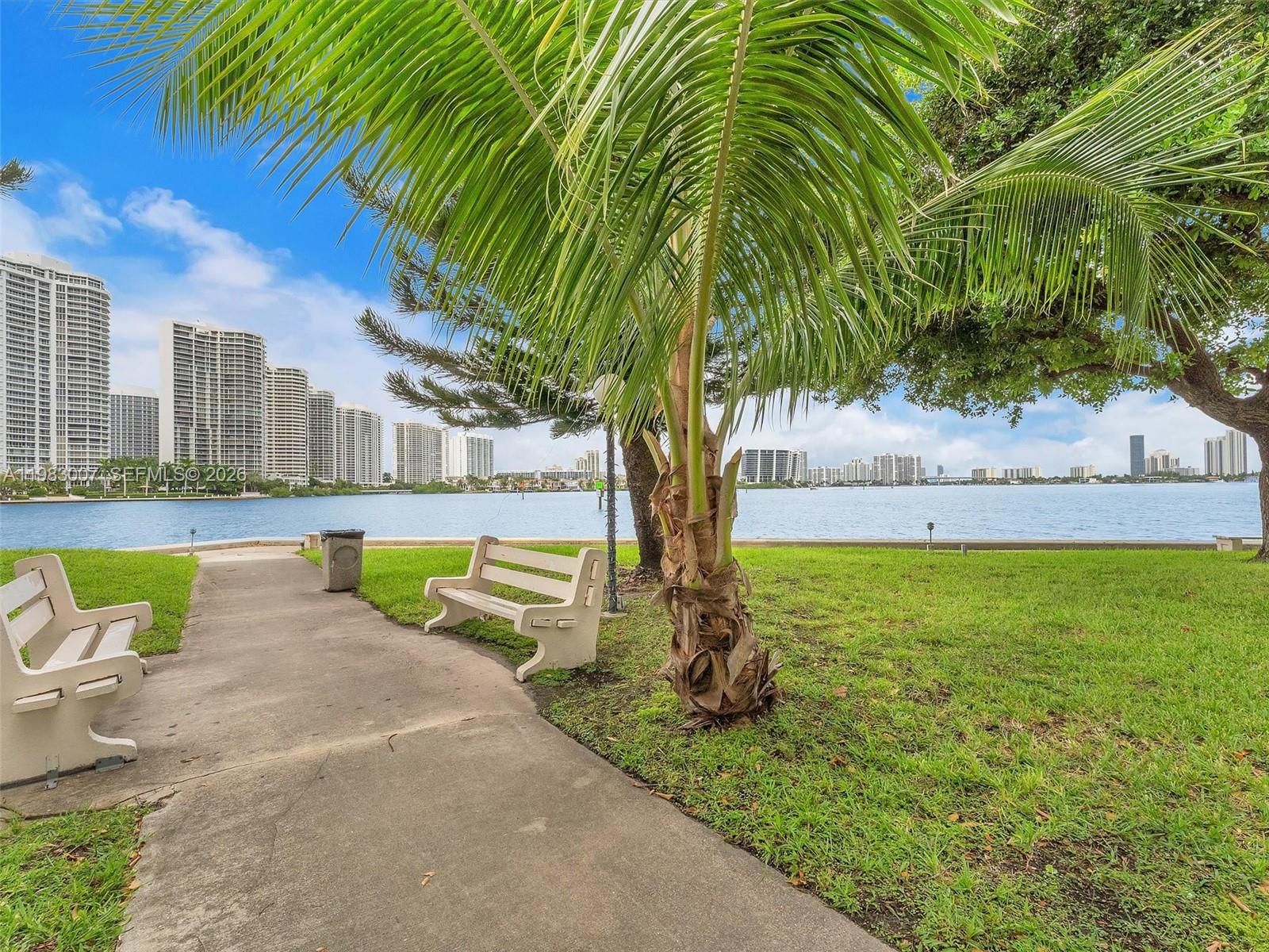 WINSTON TOWERS 500 CONDO - Residential