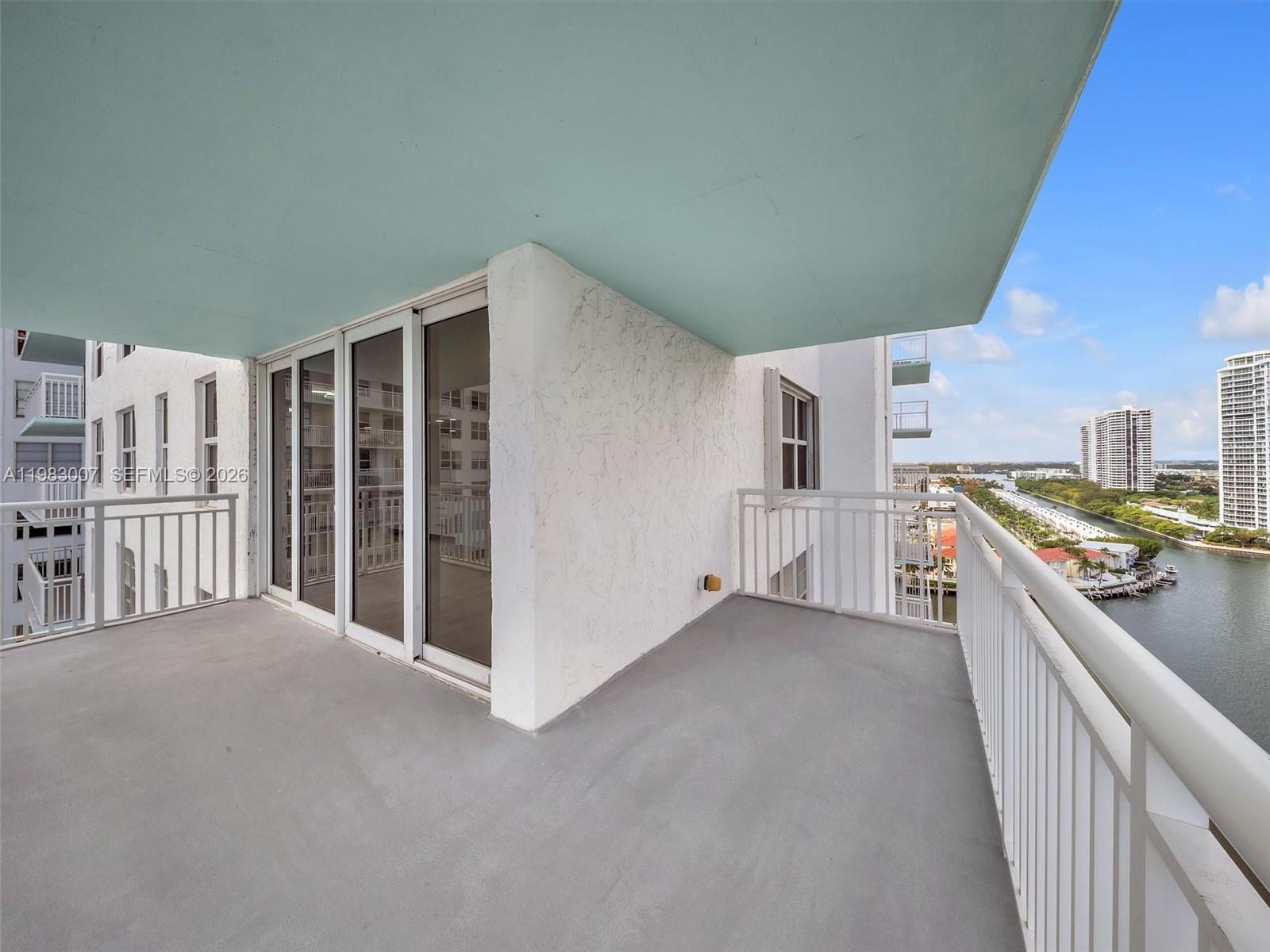 WINSTON TOWERS 500 CONDO - Residential