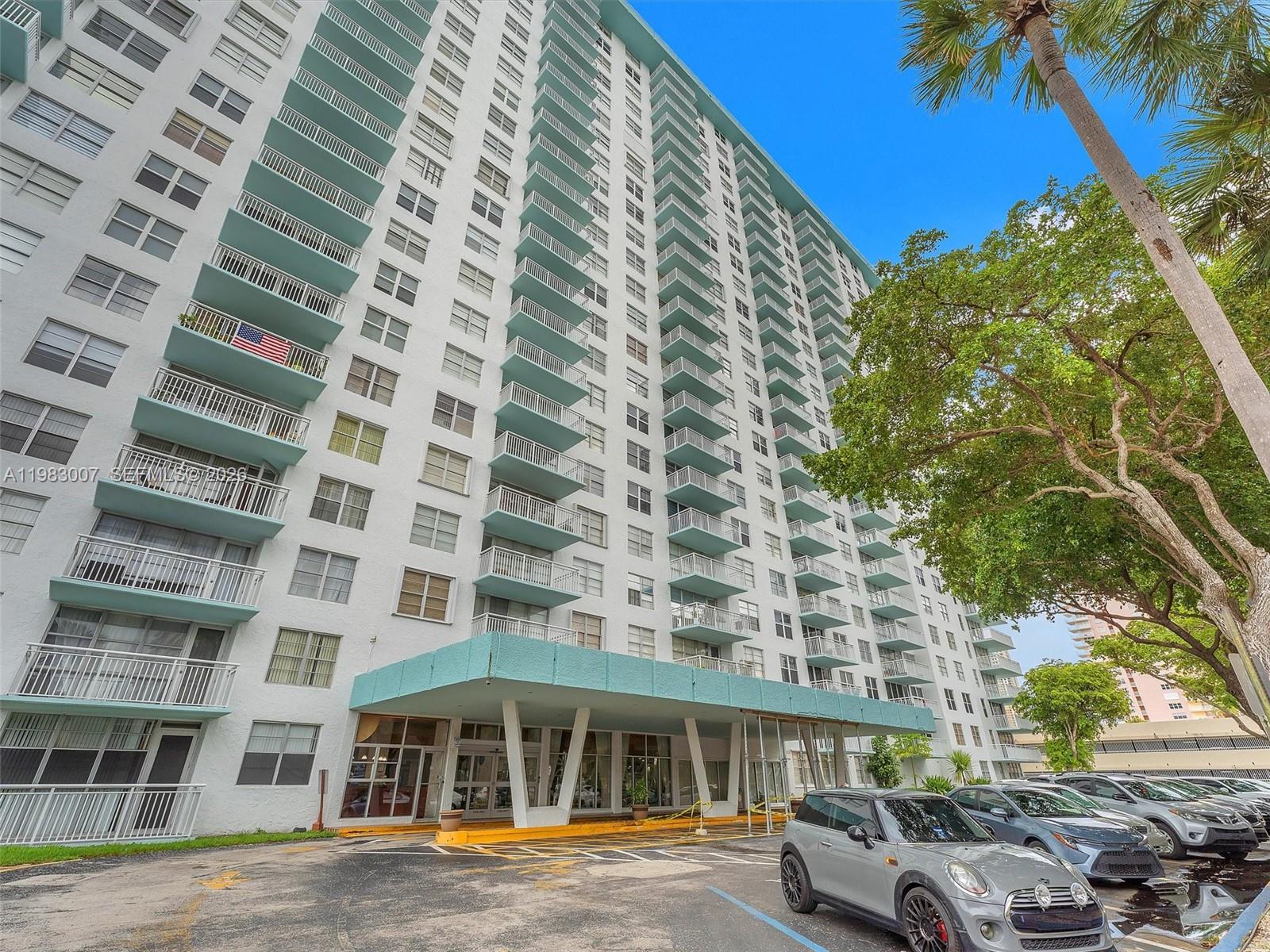 WINSTON TOWERS 500 CONDO - Residential