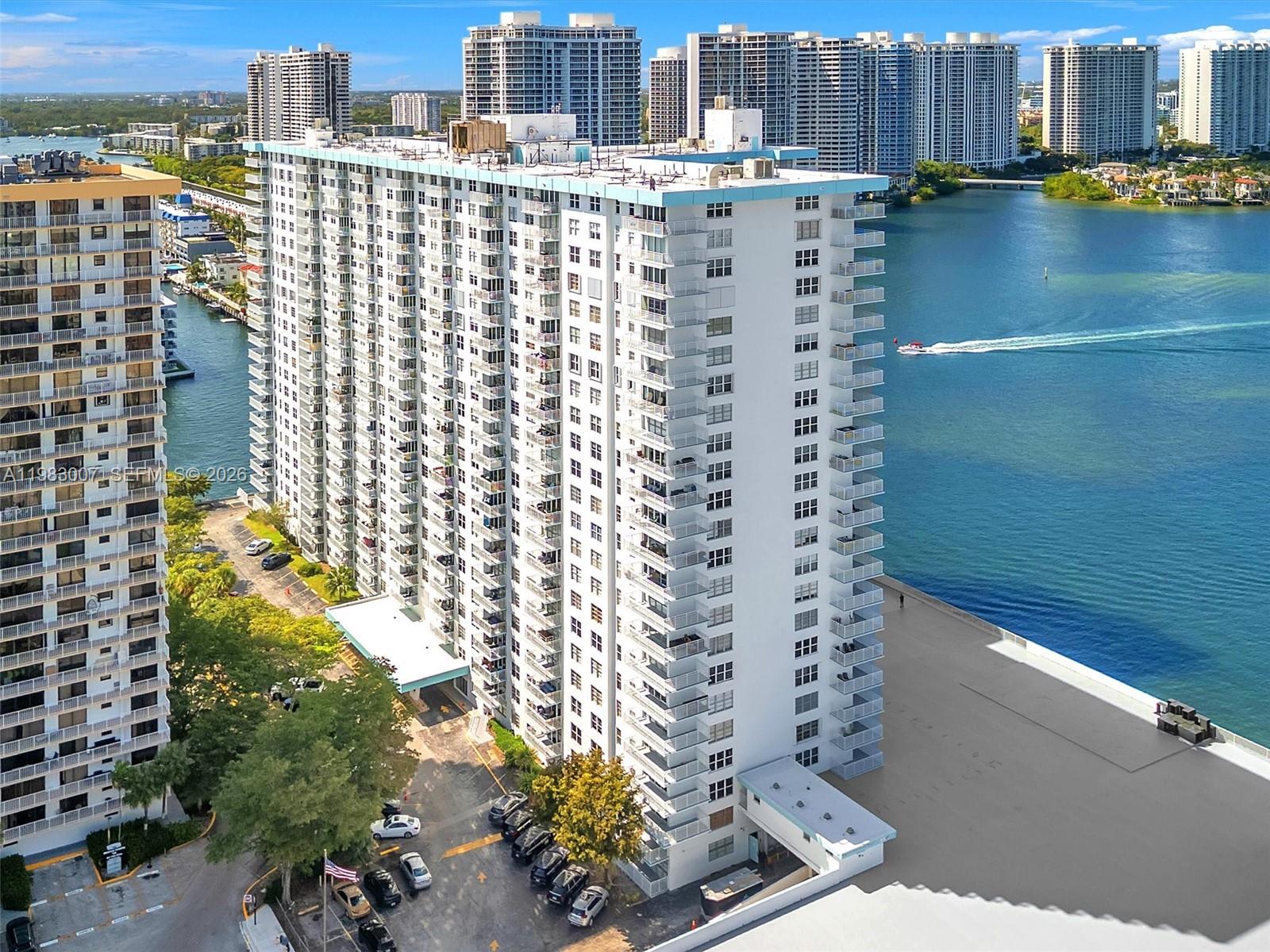 WINSTON TOWERS 500 CONDO - Residential