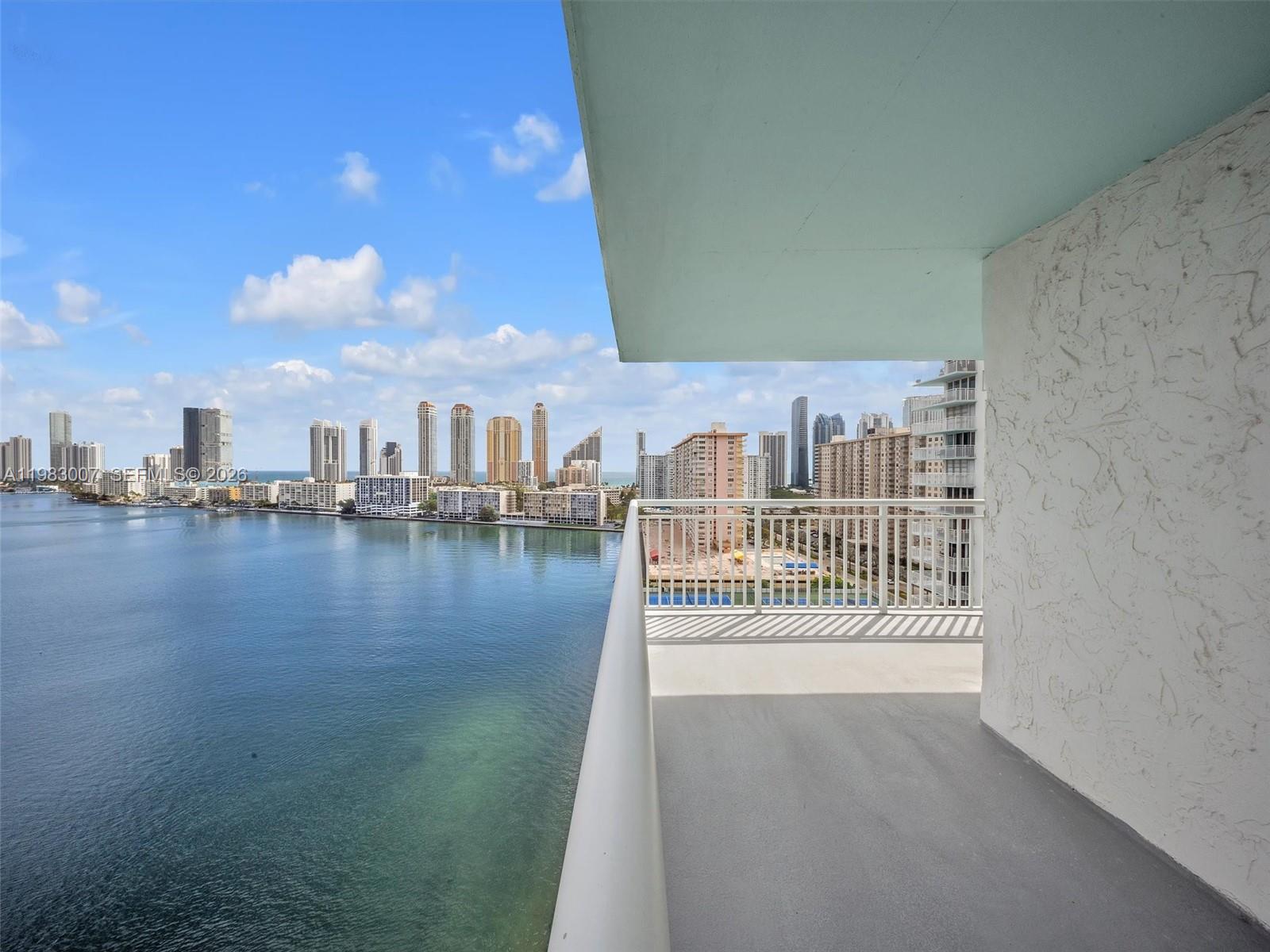 WINSTON TOWERS 500 CONDO - Residential