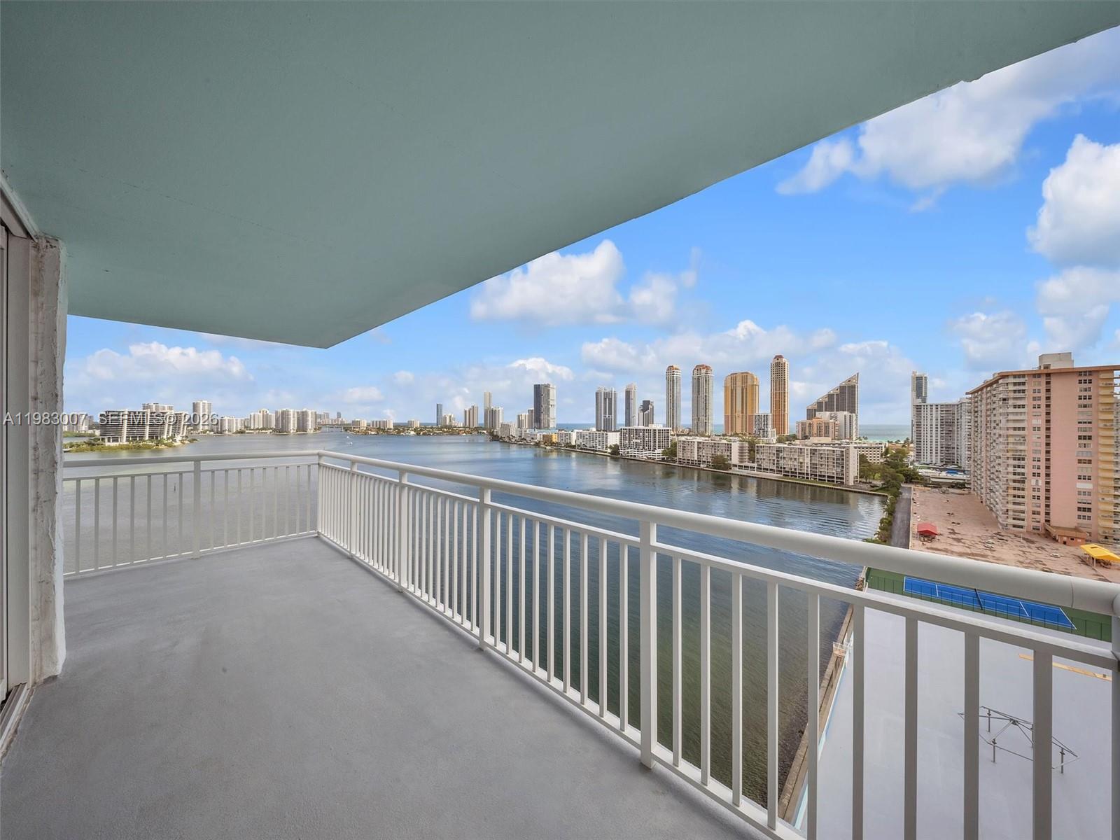 WINSTON TOWERS 500 CONDO - Residential
