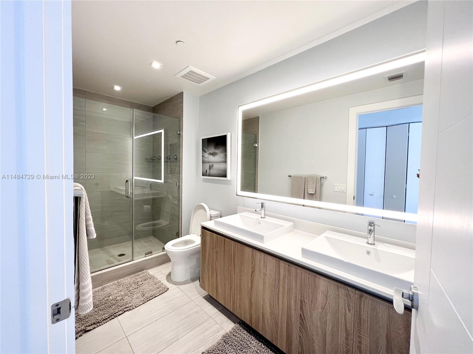 AVENTURA PARKSQUARE RESID - Residential Lease